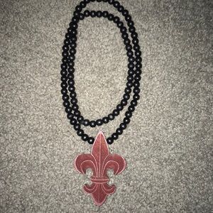 GoodWood fleur de lis / Good Wood medallion.